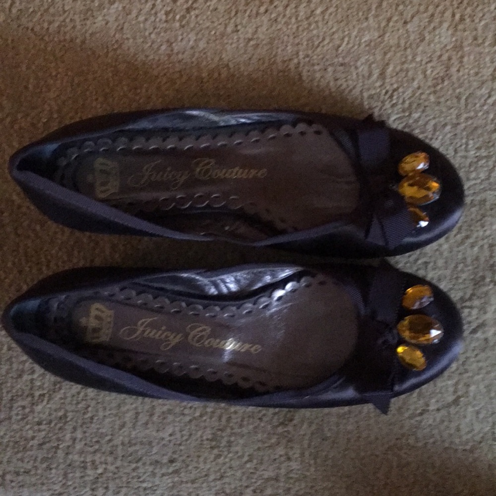 JUICY COUTURE BROWN FLATS